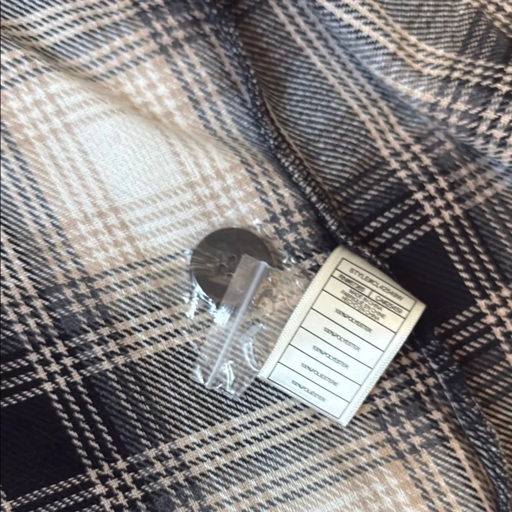 Steve Madden BB Dakota Black and Cream Checkered Shacket - Picture 4 of 5